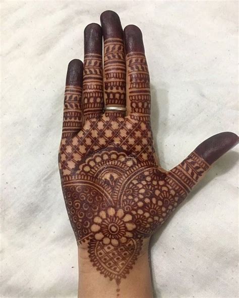 Latest 50 Front Hand Simple Mehndi Designs Kanchipuram Silk Sarees