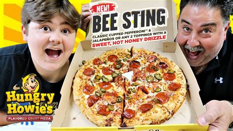 Hungry Howies Bee Sting Pizza Review Hot Honey Youtube