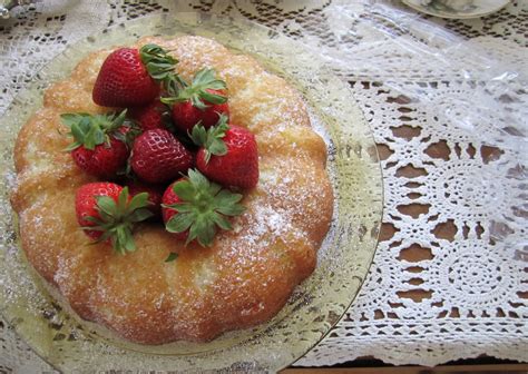 This is the home desserts to make at home. The Irish Mother: Egg Whites Cake