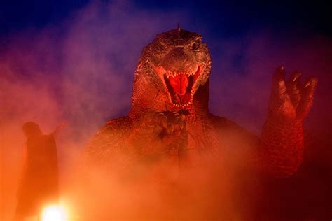 Godzilla Vs Kong Trailer New Footage Shows King Kong Hit Back At