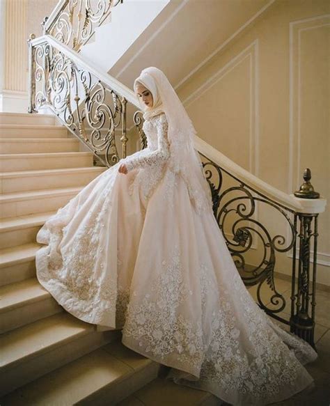 White Ball Gown Muslim Wedding Dress With Lace In 2020 Muslim Wedding Gown Muslim Wedding