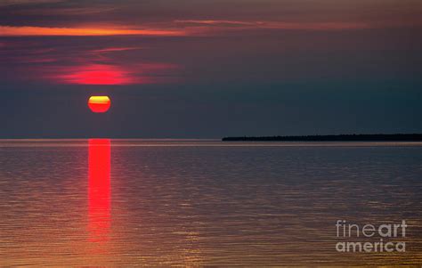 Sunset Over Lake Superior Photograph By Les Palenik Fine Art America