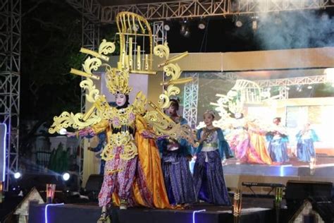 Syarat menjadi pegawai dinas pariwisata : Night Fashion Carnival Genjot Daya Tarik Wisata Lebak ...
