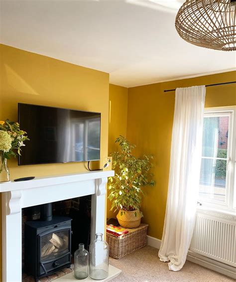 20 Yellow Living Room Ideas For A Bright And Sunny Space
