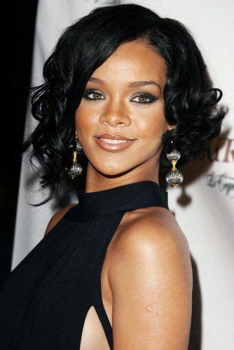 20 Head Turning Rihanna Hairstyles That Have Become Ageless Trends