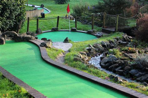 Best Places For Outdoor And Indoor Mini Golf In Calgary Savvymom