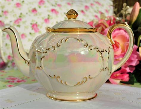 Iridescent Teapot Tea Pots Tea Pots Vintage Tea