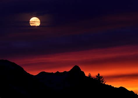 Full Moon Over Black Mountain · Free Stock Photo