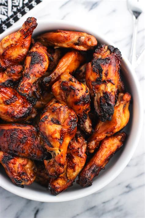 Vegetable oil is the featured fat here, and soy sauce, worcestershire sauce, mustard powder, and parsley provide additional flavorings. Grilled Spicy Soy Chicken Wings