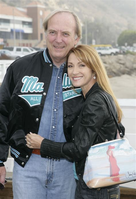 Jane Seymour Finalizes Divorce From James Keach After 22 Years Of Marriage Closer Weekly