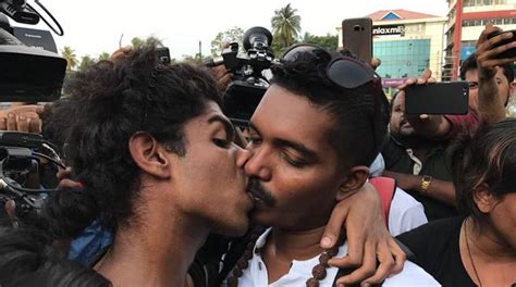 Kochi ‘kiss Of Love Protest Carried Out Against High Handedness By Shiv Sena The Indian Express