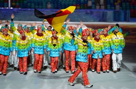Zuschauer und vorfreude gibt's beim opening . Olympia-Eröffnungsfeier in Sotschi: Winterspiele beginnen ...
