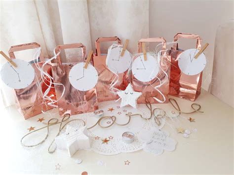 Über 1000 kostenlose flashuhren von analog bis digital, sowie countdown, kalender, generatoren, tutorials und flipclocks. Silvester-DIY: Countdown Bags für Kinder | Pink Dots ...