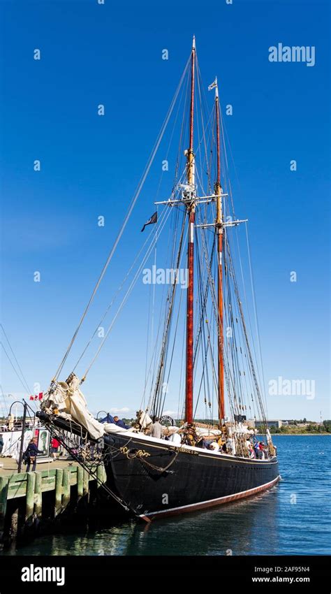 Two Masted Schooner Hi Res Stock Photography And Images Alamy