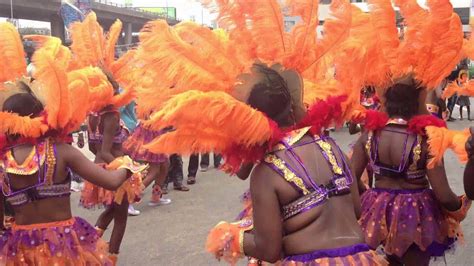 Lagos Carnival Fine Babes In Costume Dancing In Nigeria Youtube