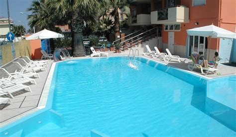 Appartamento con giardino affittasi in località san benedetto del tronto, zona porto d'ascoli, in via cefalonia n. Azzurra 6 posti - casa vacanze con piscina a San Benedetto ...