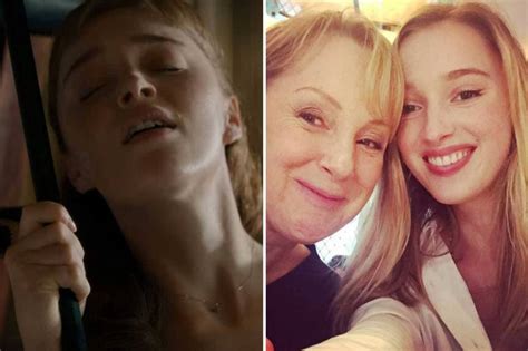 Bridgerton S Phoebe Dynevor Reveals She Skipped Her Sex Scenes When Watching With Her Mum