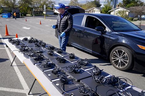 As of the 2010 census, the population was 1,781,642 and a population density of 528 people per km². Santa Clara County offers road map for reopening schools as surge continues - SFChronicle.com