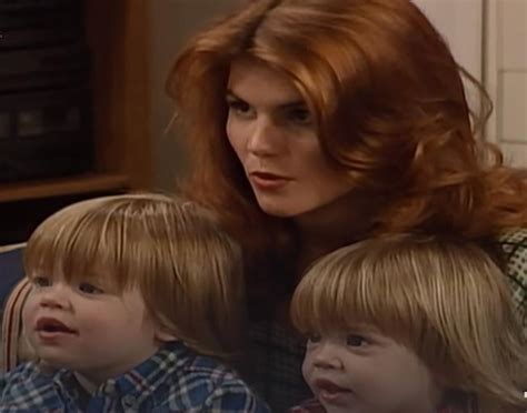 Lori Loughlin Could Have Learned Big Life Lesson From Aunt Becky On Full House Video B104