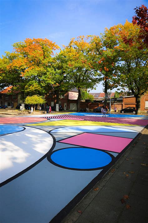 Katrien vanderlinden is een creatieve alleskunner. Katrien Vanderlinden Revamps Basketball Court in Belgium ...