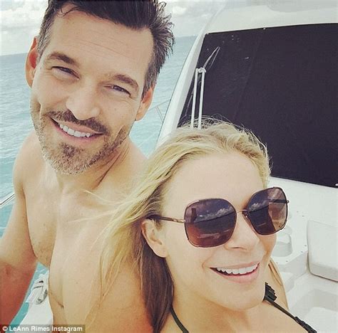 Leann Rimes Soaks Up The Sun In A Bikini On Mexico Holiday Daily Mail Online