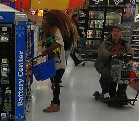 В американский супермаркет Walmart эти люди пришли просто за покупками
