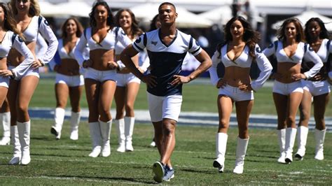 Meet The First Male Cheerleaders To Ever Perform A Super Bowl DeviceDaily Com