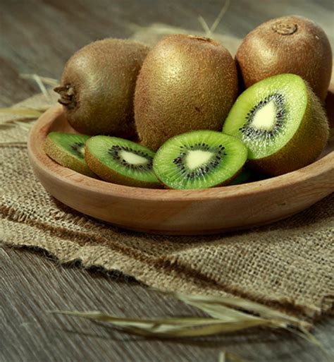 12 Low Sugar Fruits To Eat According To A Dietician Purewow