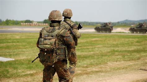 Reha als Soldat der Bundeswehr, Angehörige und Streitkräfte