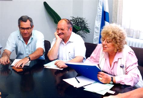 שיחה אישית ומיוחדת עם אריה גולן. פוסט מס' 289 1. מכתב לאלון עידן. 2.מוטי קירשנבאום נוסק שוב ...