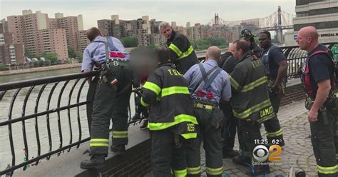 Fdny Rescues Boy After Head Gets Stuck In Fence On Upper East Side