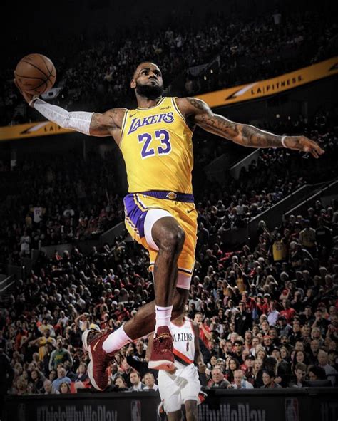 Lebron james rammed home 51 points for the la lakers to. Dunkman! | Lebron james lakers, Lebron james, Blazer