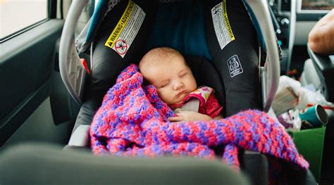 12 Tips That Help When Your Baby Cries In Car Seat