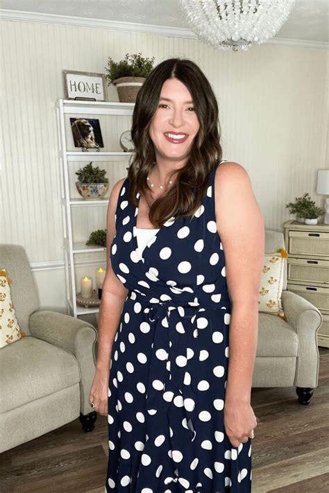 5 Ways Mature Women Can Wear Polka Dots Upstyle