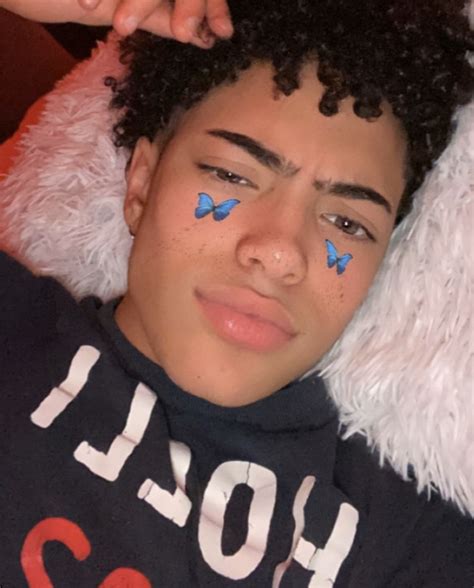 Derektrendz On Tik Tok Light Skin Boys Boys With Curly Hair Cute Lightskinned Boys