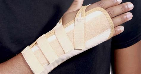 Buckle Fracture Causes Symptoms Diagnosis And Treatment