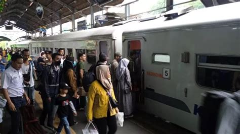 Selama Arus Mudik Dan Balik Lebaran 2024 KA Commuter Line Daop 8