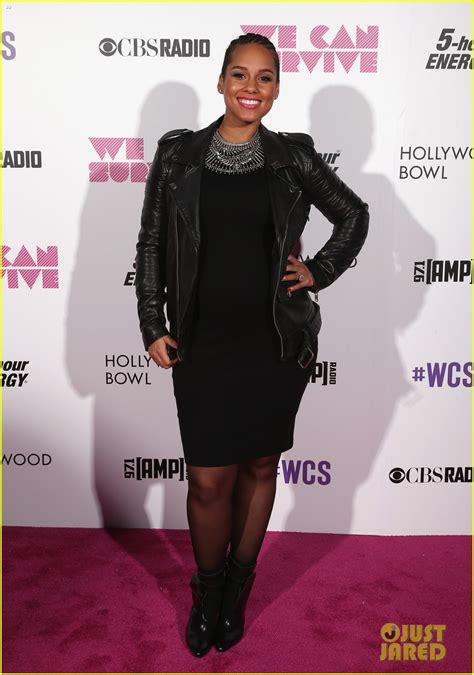 pregnant alicia keys is glowing at we can survive concert photo 3227265 alicia keys lady