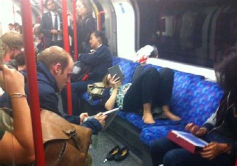 20 Funny Girl Fails From All Over The World