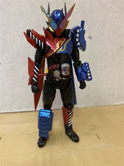 Besides scientific work, he also moonlights as build, fighting off the smash, mutated humans experimented upon by the mysterious faust organization. Ghim trên Kamen Rider Build