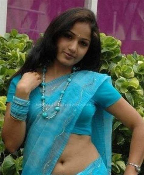 Life Sex And Relationships Telugu Actress In Saree Showing