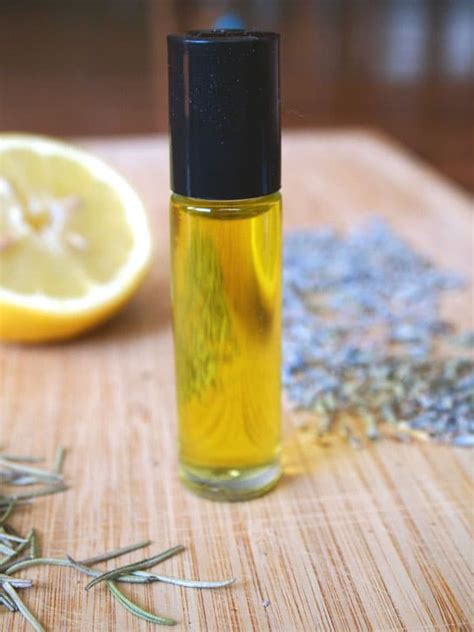 Diy Cuticle Oil Recipe With Essential Oils Strengthens Nails Eco