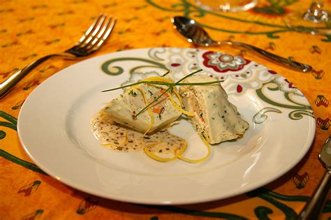 Leur chair moelleuse et leur belle taille ne demandent qu'une préparation simplement poêlée pour relever toute leur finesse. Terrine de poisson aux coquilles St-Jacques - La Cuisine ...
