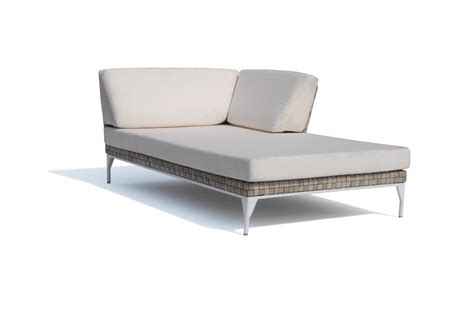 Made of steel and pe rattan, the lounge chair has a sturdy and durable construction. Brafta chaise lounge - Skyline Design