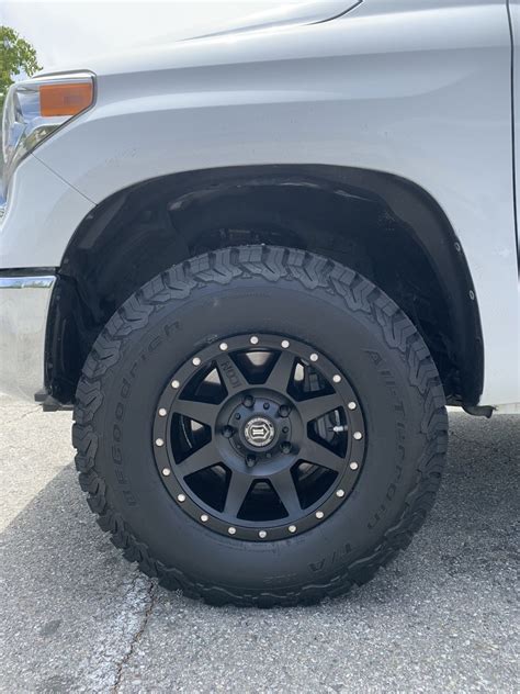 Toyota Tundra Custom Wheels Icon Rebound 17x Et Tire Size 28575 R17