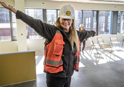Look Inside Amazons Homeless Shelter Within Its Seattle Headquarters Brightvibes