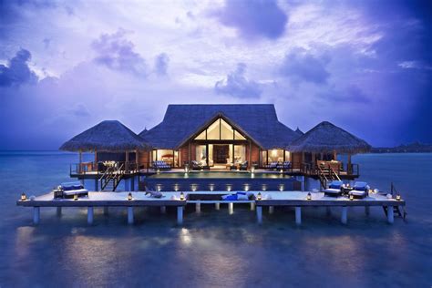 Spend Your Luxury Holiday Vacation in the Maldives | Moodhu.com