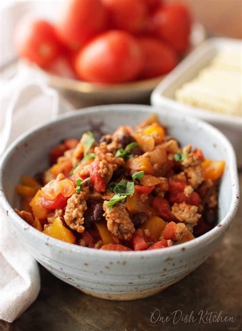 Easy Turkey Chili Recipe Made With Lean Ground Turkey Tomatoes