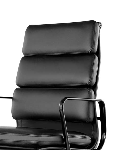 A decade on from the successful launch of the eames and herman miller's alu group series, the soft pad was born in 1968, adding new choices to the business. Buy the "Eames Soft Pad Executive Chair" in Hong Kong ...