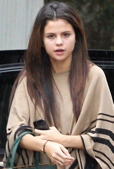 This includes the way she uses cosmetics to lit up her face. Selena Gomez Without Makeup Pictures | Selena gomez makeup ...